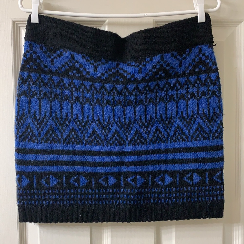 🌷3 for $25🌷Unbranded, US M, Black & Blue Tribal Pattern Knit Mini Skirt